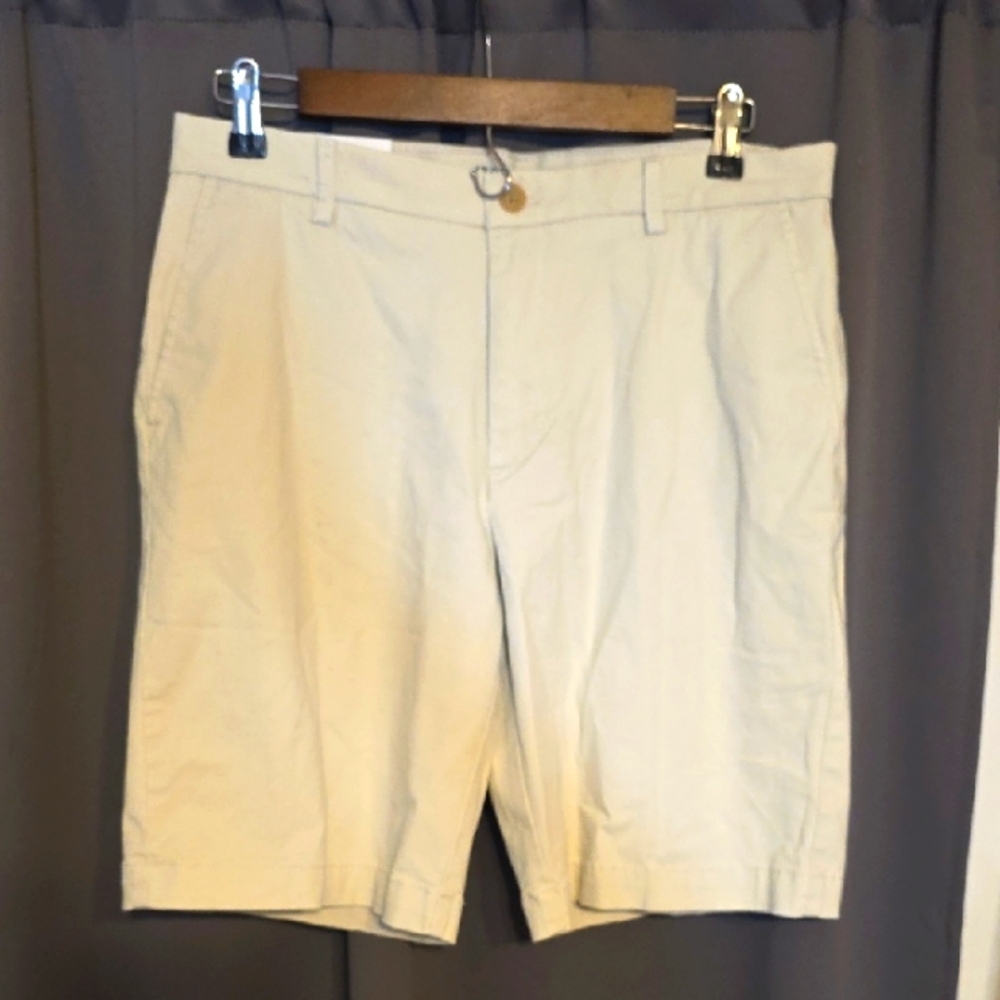 NWT Izod Saltwater Stretch Men's Light Tan Flat Front Shorts Pickets Sz 30x9.5"